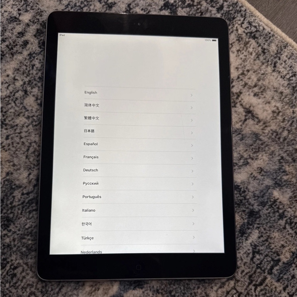 Apple iPad Air 9.7" A1474 -16GB - Space Gray - WiFi